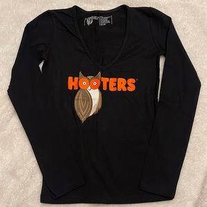 Hooters long sleeve top